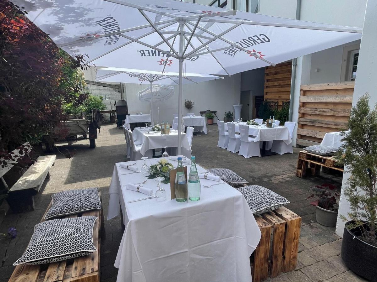 Hotel Restaurant Goldenes Ross Gollheim Eksteriør billede