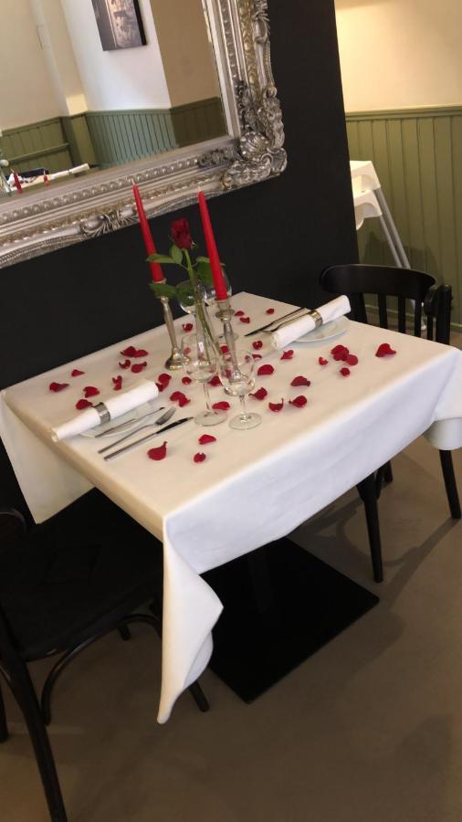 Hotel Restaurant Goldenes Ross Gollheim Eksteriør billede