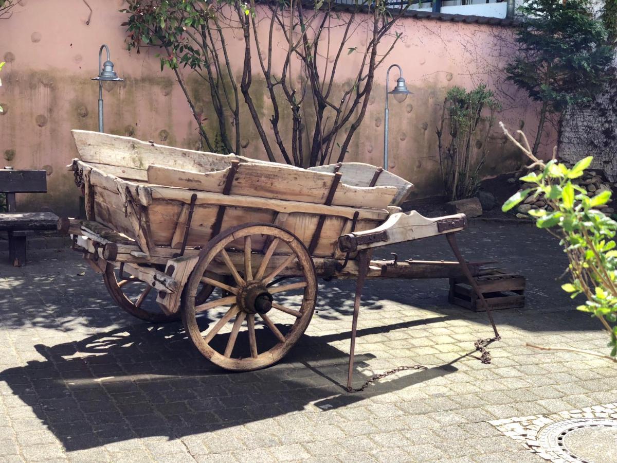 Hotel Restaurant Goldenes Ross Gollheim Eksteriør billede