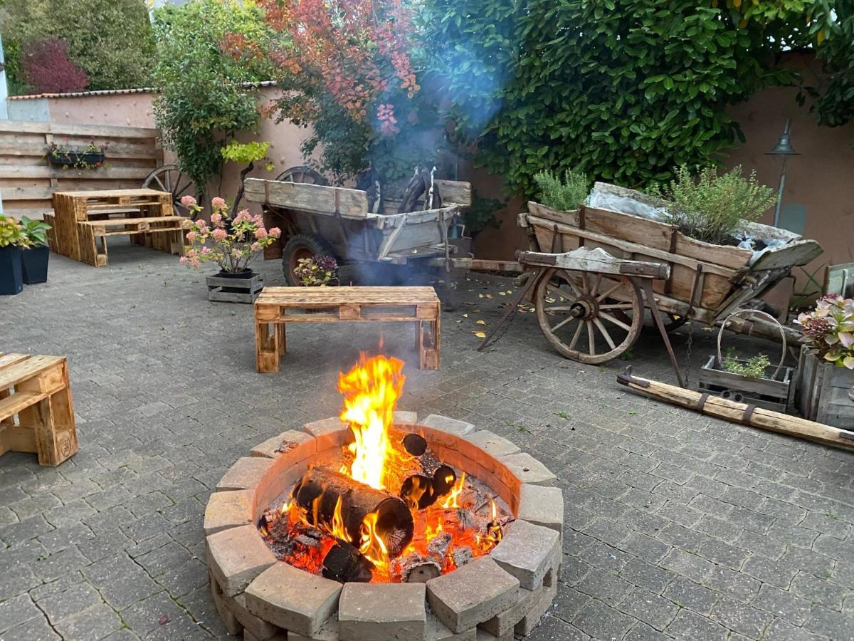 Hotel Restaurant Goldenes Ross Gollheim Eksteriør billede