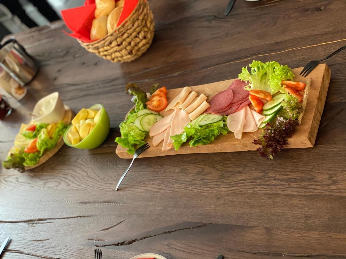 Hotel Restaurant Goldenes Ross Gollheim Eksteriør billede